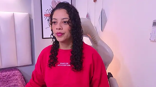 Snapshot of CamilaLevy chatting on 06.06.26 CamilaLevy online show from 06.06.26