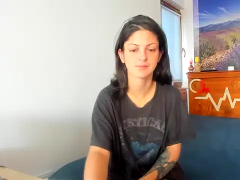 Snapshot of anissawhitenss chatting on 10.21.25 anissawhitenss online show from 10.21.25