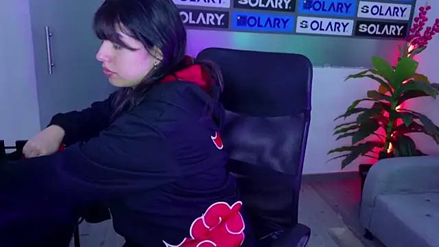 Snapshot of Violetta_Swett_ chatting on 11.21.25 Violetta Swett online show from 11.21.25