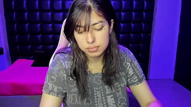 Snapshot of Violetta_Swett_ chatting on 12.02.25 Violetta Swett online show from 12.02.25