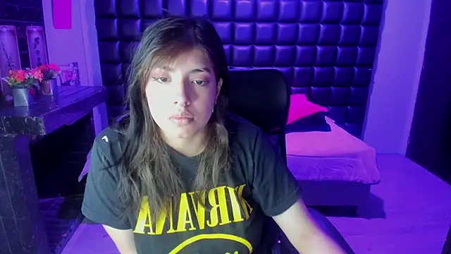 Snapshot of Violetta_Swett_ chatting on 12.16.25 Violetta Swett online show from 12.16.25