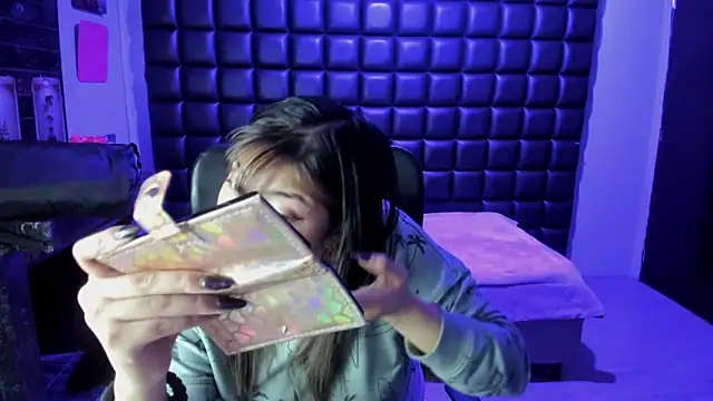 Snapshot of Violetta_Swett_ chatting on 12.17.25 Violetta Swett online show from 12.17.25