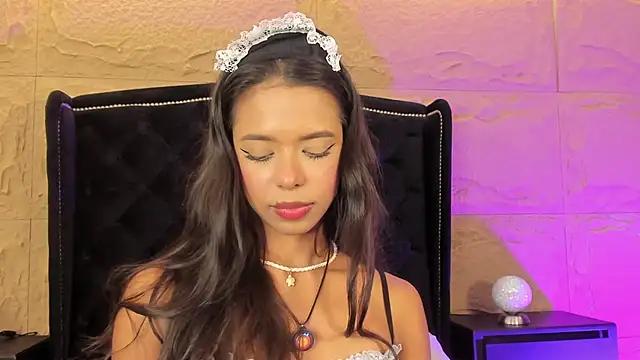 Snapshot of naomi_hill1 chatting on 12.04.25 naomi hill1 online show from 12.04.25