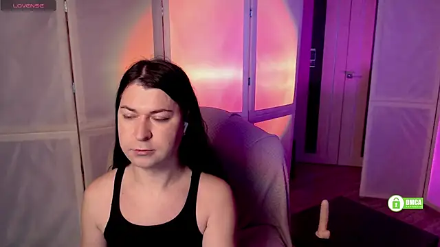 Snapshot of micromouse_mo chatting on 12.04.24 micromouse mo online show from 12.04.24