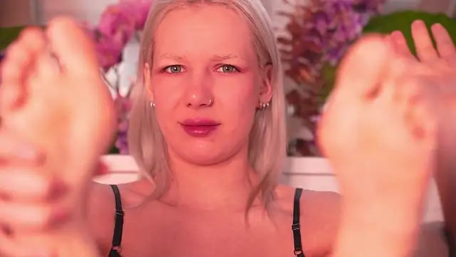 RanyThomson online show from 11.28.25