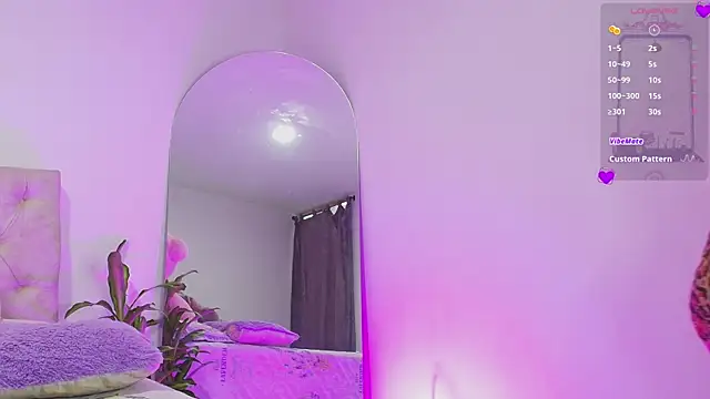 SoofiKiss online show from 04.30.26