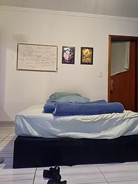 SweetGoodBoy22 online show from 10.10.25