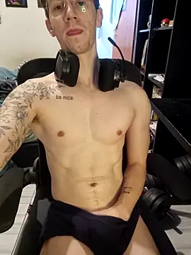 SweetGoodBoy22 online show from 10.28.25