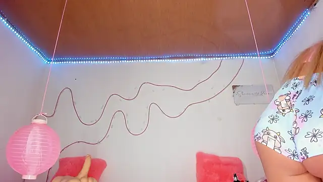 Snapshot of shannon_kinne_ chatting on 11.05.25 shannon kinne online show from 11.05.25