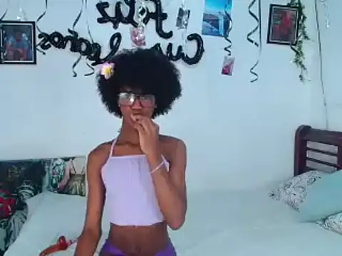 Snapshot of Kiara_valente chatting on 10.15.25 Kiara valente online show from 10.15.25