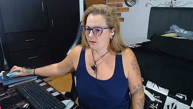 perlagoloza05 online show from 06.10.26