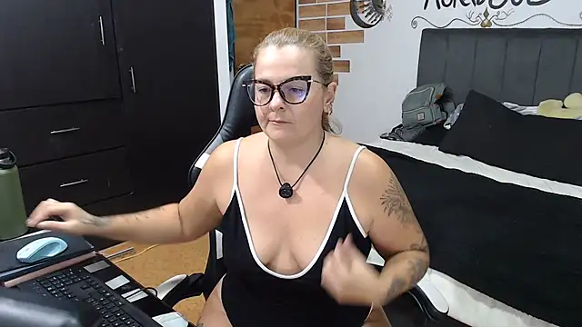 perlagoloza05 online show from 07.14.26