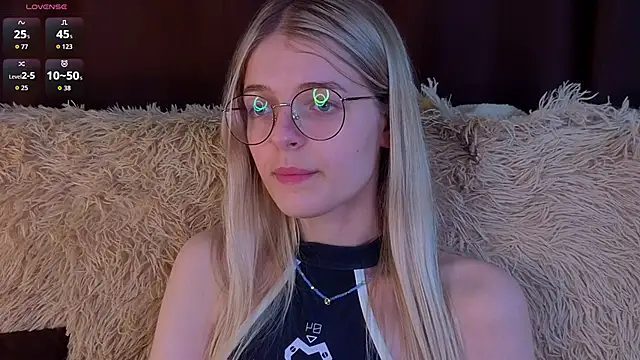 MonicaShiny online show from 11.19.25