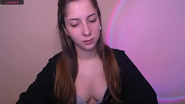 Snapshot of _OlivkaSexy chatting on 11.12.25 OlivkaSexy online show from 11.12.25