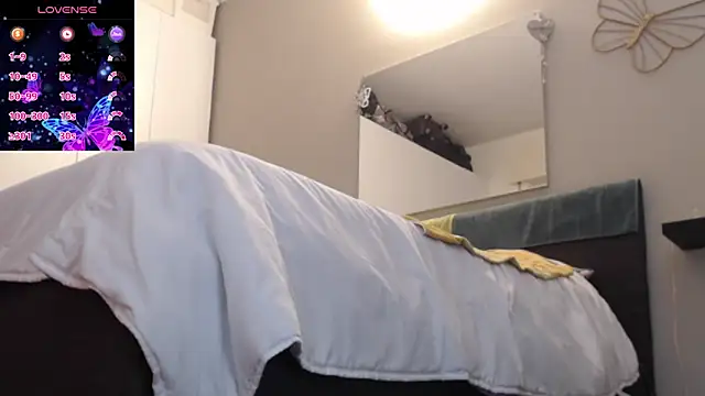 Snapshot of Spicypamy chatting on 12.18.25 Spicypamy online show from 12.18.25