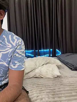 vickyandtania online show from 02.11.26