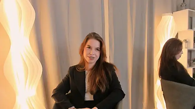 ToniaRoehr online show from 10.04.25