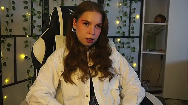 ToniaRoehr online show from 10.08.25