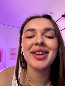 JenniferLouns online show from 10.22.25