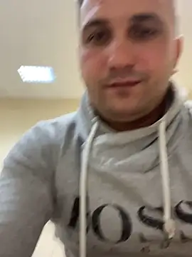 Snapshot of Mahrovmaxim chatting on 10.18.25 Mahrovmaxim online show from 10.18.25