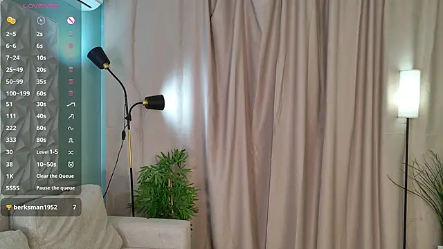 Playful Lia online show from 02.11.26