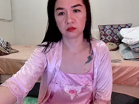Snapshot of KissHott chatting on 07.17.26 KissHott online show from 07.17.26