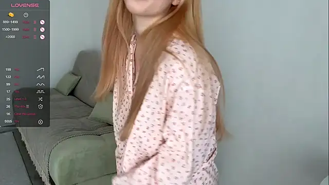 Snapshot of GilySuper chatting on 03.11.26 GilySuper online show from 03.11.26