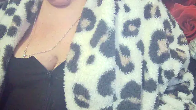 Playful MILF Demi online show from 02.19.26