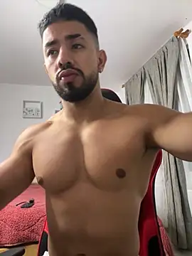 Ezzio Scolaro online show from 02.03.26