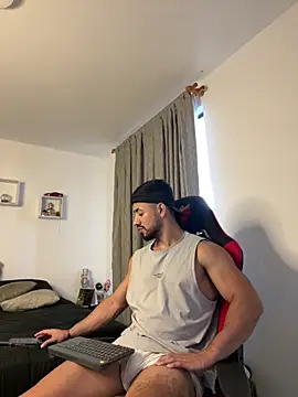 Ezzio Scolaro online show from 03.13.26