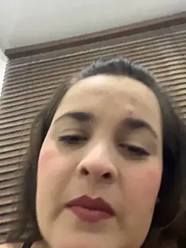Snapshot of Anyhot_latina chatting on 10.18.25 Anyhot latina online show from 10.18.25