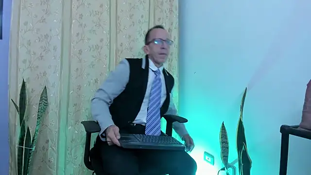  axelking  online show from 04.23.26
