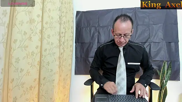  axelking  online show from 08.04.26