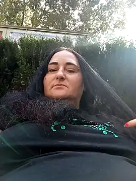 Snapshot of Bella_862 chatting on 10.19.25 Bella 862 online show from 10.19.25