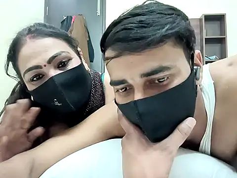 horny milf couple online show from 10.30.25