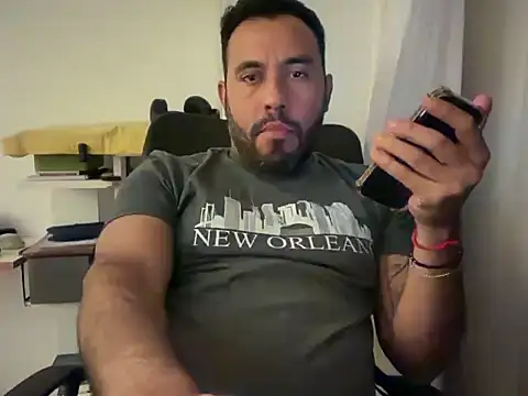 Snapshot of Domfetishx chatting on 11.26.25 Domfetishx online show from 11.26.25