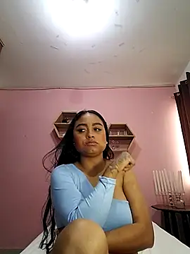 Snapshot of Alice-bolton- chatting on 10.16.25 Alice-bolton- online show from 10.16.25