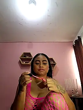 Snapshot of Alice-bolton- chatting on 10.27.25 Alice-bolton- online show from 10.27.25