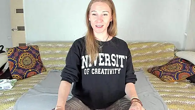 Snapshot of Amalia_Mio chatting on 07.18.26 Amalia Mio online show from 07.18.26