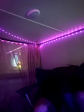 Snapshot of mysissycd chatting on 10.04.25 mysissycd online show from 10.04.25