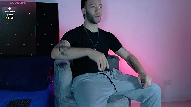 angel kyrozz online show from 04.22.26