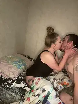 Snapshot of amandatheblondewife chatting on 12.20.25 amandatheblondewife online show from 12.20.25