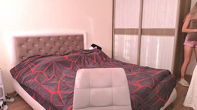 hello kittyyk online show from 10.17.25