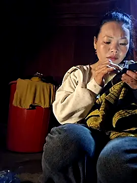 miomio-12 online show from 10.07.25