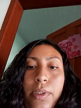 Snapshot of ZS_Oficial chatting on 10.04.25 ZS Oficial online show from 10.04.25