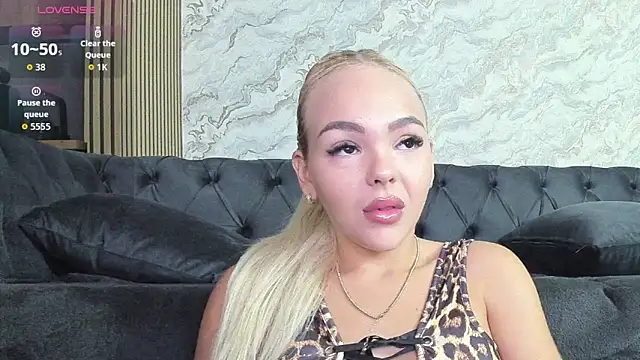 Daisy Abby03 online show from 10.11.25