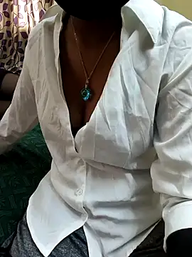 Snapshot of Chennai-couples chatting on 10.14.25 Chennai-couples online show from 10.14.25