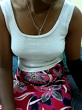 Snapshot of Chennai-couples chatting on 11.08.25 Chennai-couples online show from 11.08.25