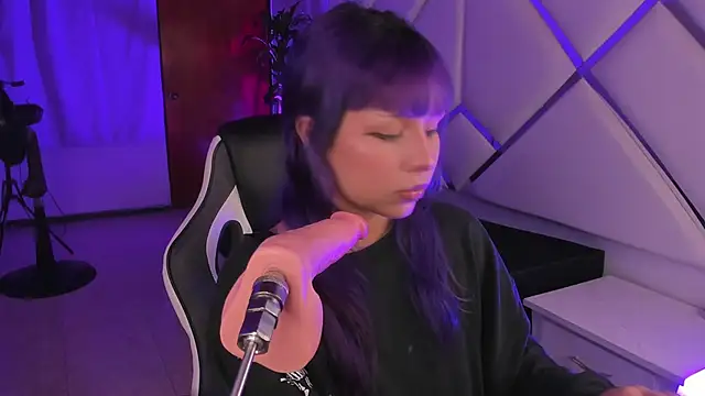 Lia Kitten online show from 10.25.25