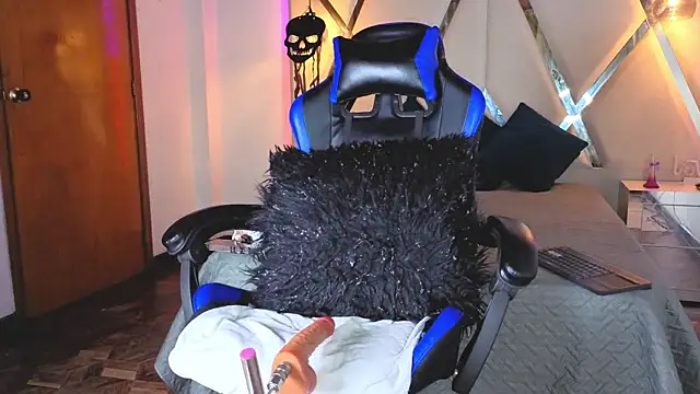 Snapshot of Anastasiaxxx69 chatting on 10.30.25 Anastasiaxxx69 online show from 10.30.25